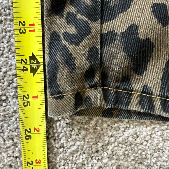 Buckley Leo Leopard print Barrel jeans - Picture 9 of 10